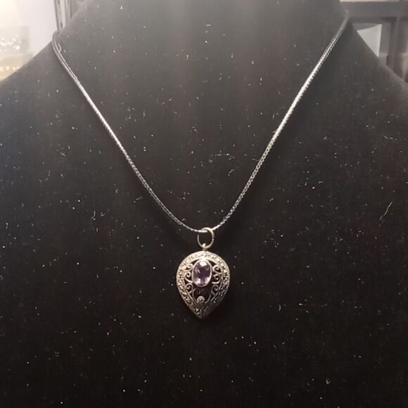 Repurposed necklace - Picture 1 of 4